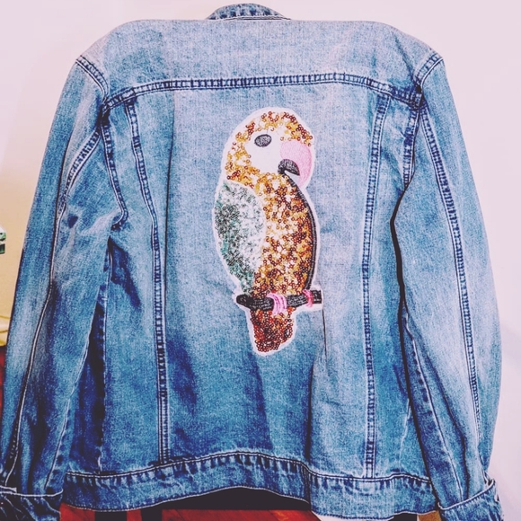 WOMEN'S APPAREL, CLOTHING - Picture 3 of 8